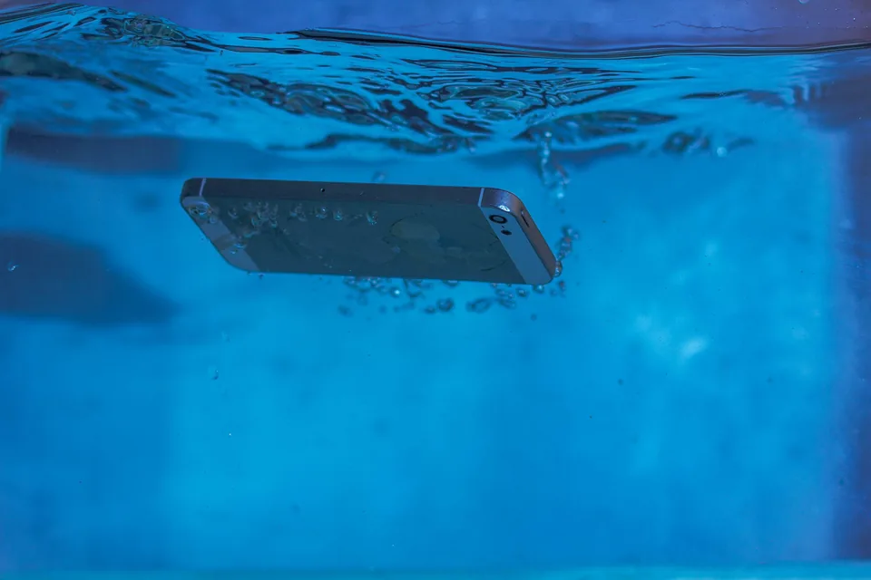 Telefon Sıvı Teması Sonrası Ne Yapılmalı?